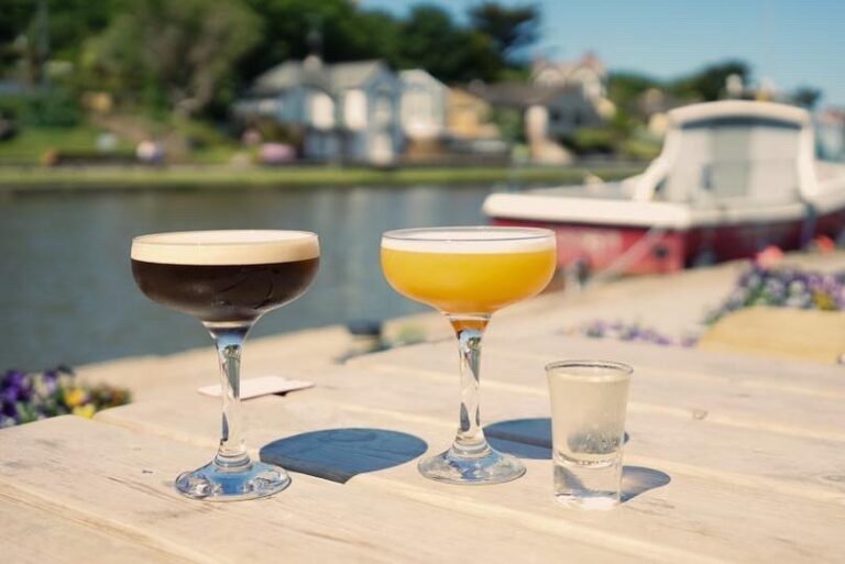 Olive Tree coffee house, bar & bistro Alfresco Dinning Eat Out In